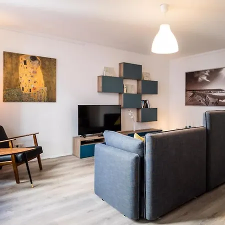 Homefy Oldtown - 6 People - 2 Bath - Balcony - Location * Dusseldorf